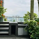Revo, Aurora-Pavilion 22