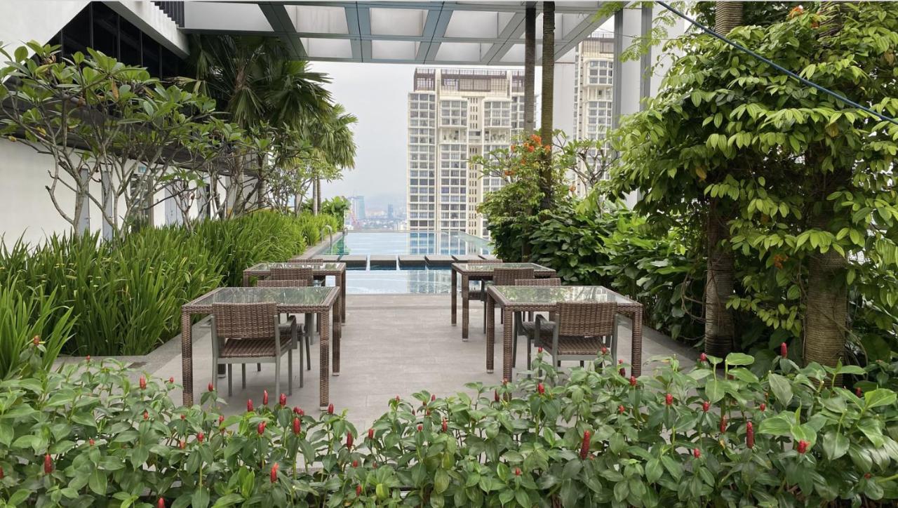Revo, Aurora-pavilion 22 * Kuala Lumpur